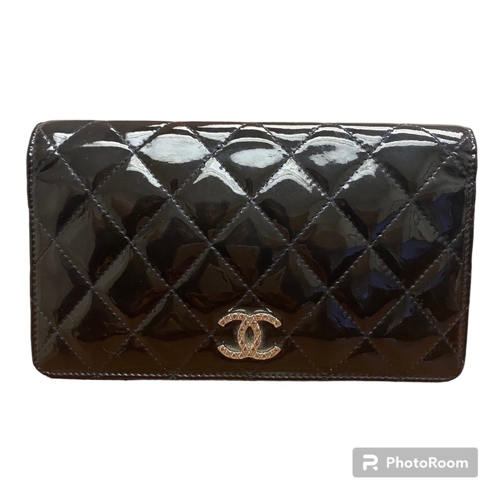 EUC Authentic Chanel Patent Quilted Leather Long Bifold Wallet